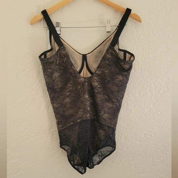 Leonisa Underwire Shaping Lace Bodysuit Size XXL NWT